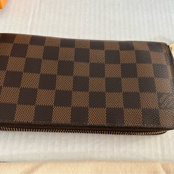 Louis Vuitton Brown Damier Ebene Zippy Wallet - Picture 9 of 13